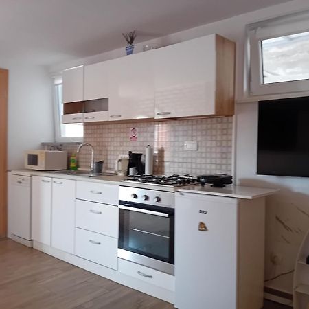 Studio Apartman Dezire 布耶 外观 照片