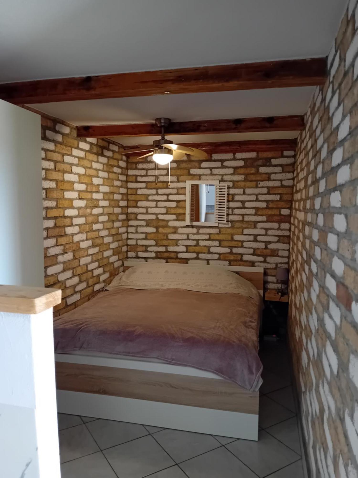 Studio Apartman Dezire 布耶 外观 照片